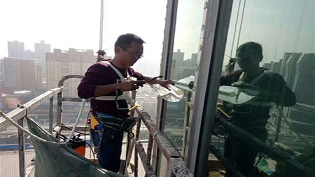 玻璃防爆膜可以防止玻璃自爆？雙瀟來(lái)解惑